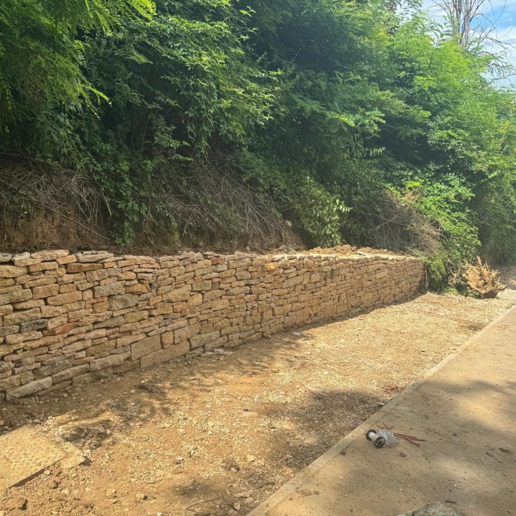 chantier mur en pierre sèche saint albain thp