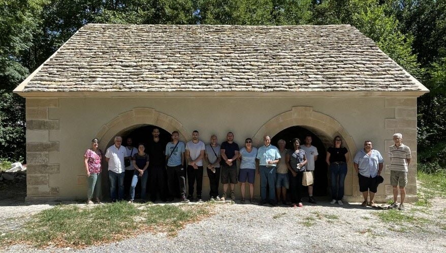 les macons en reinsertion accompagnes par les associations tremplin et la pierre fiche ont mene a bien la restauration du lavoir photo mar